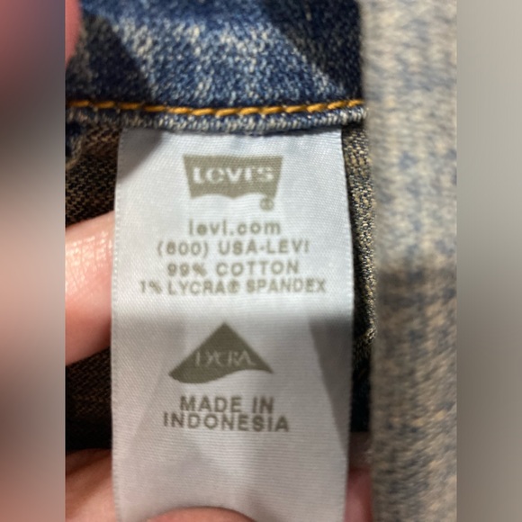 Levi’s Jean trucker jacket, size L women’s ,never worn, great condition. - Picture 7 of 7